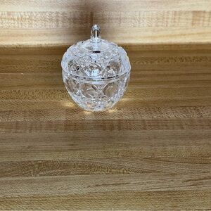 Small Anna Hutte Bleikristall 24% lead crystal apple-shaped trinket dish or box